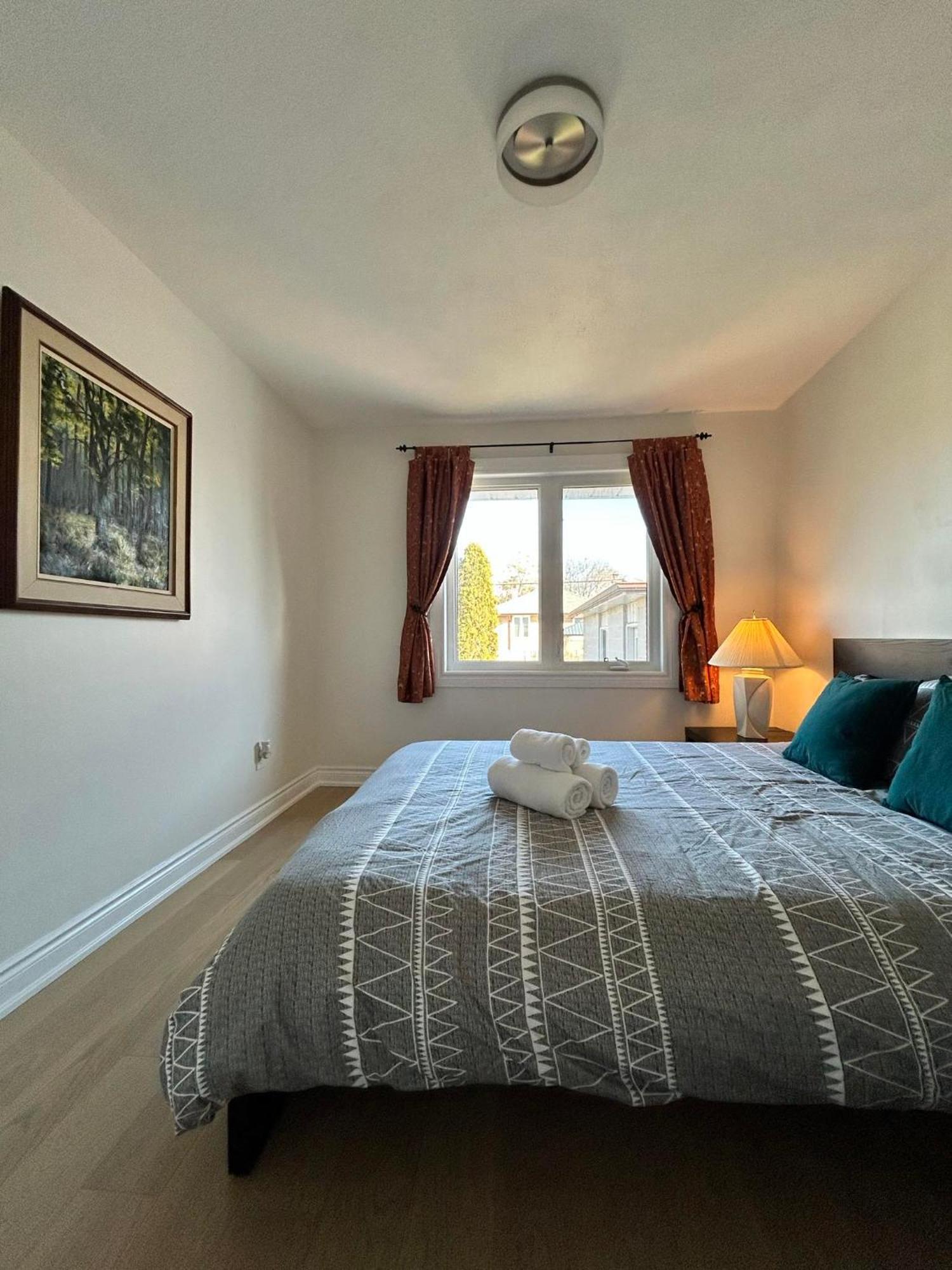 Peaceful Cosy Room With Garden View, Private Parking Toronto Eksteriør billede