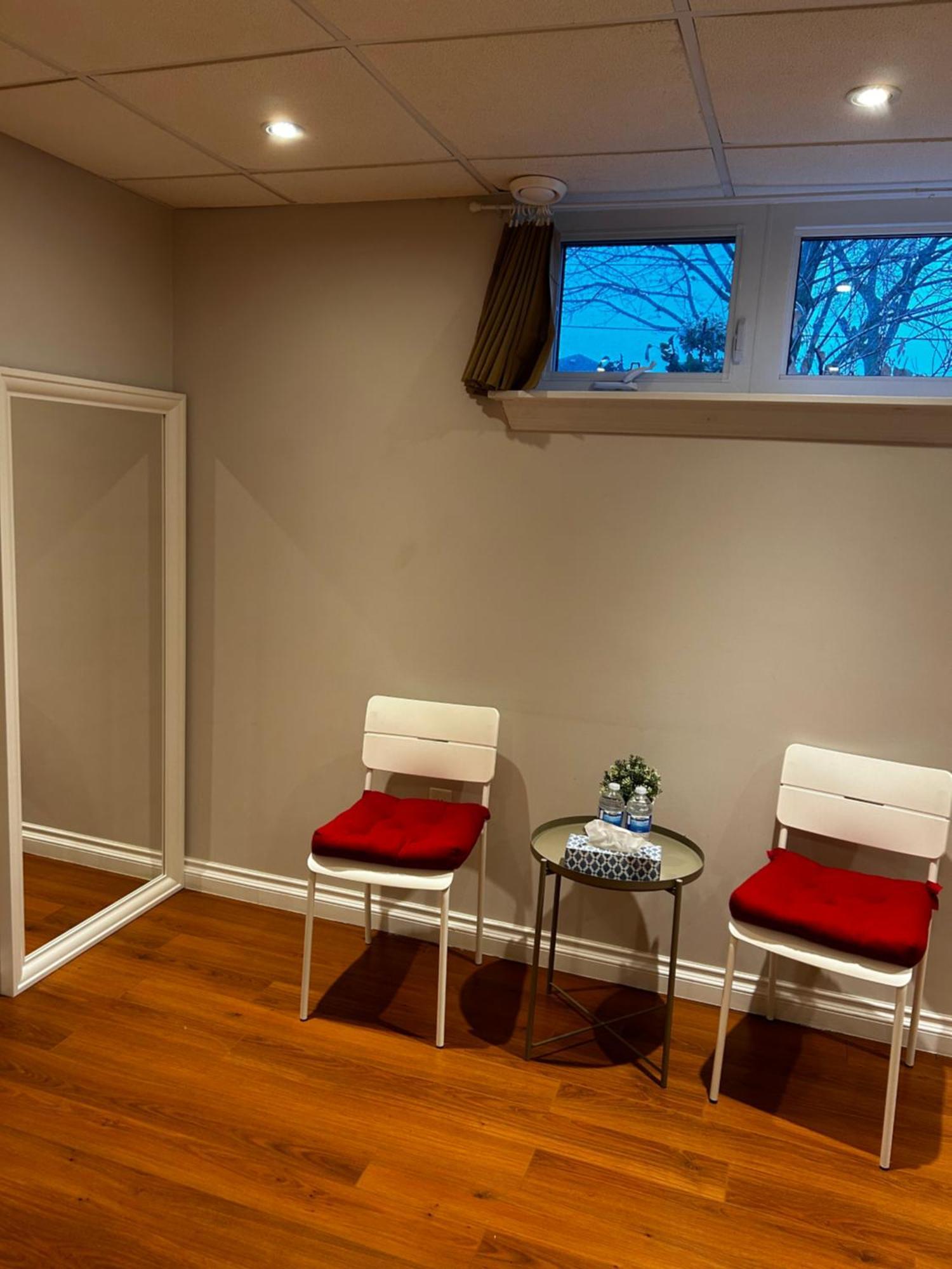 Peaceful Cosy Room With Garden View, Private Parking Toronto Eksteriør billede